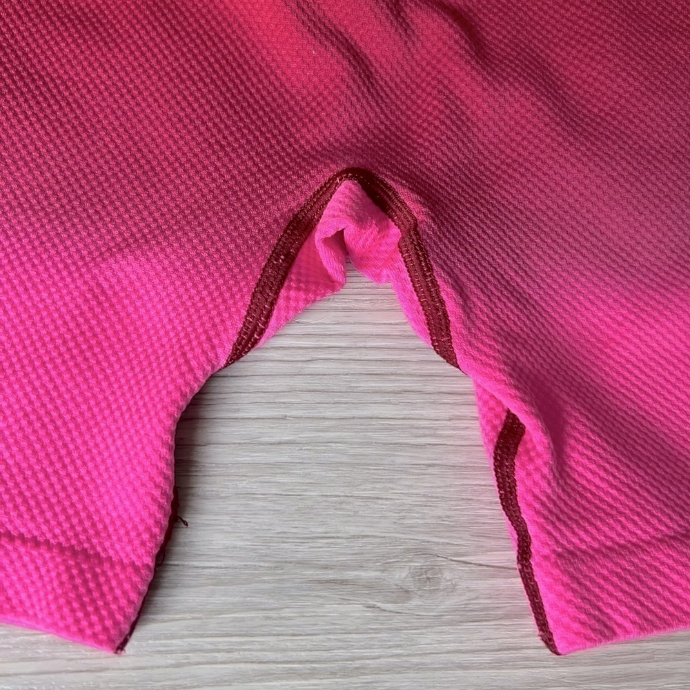 VS PINK ribbed red pink ombre bike shorts size M - Picture 15 of 15